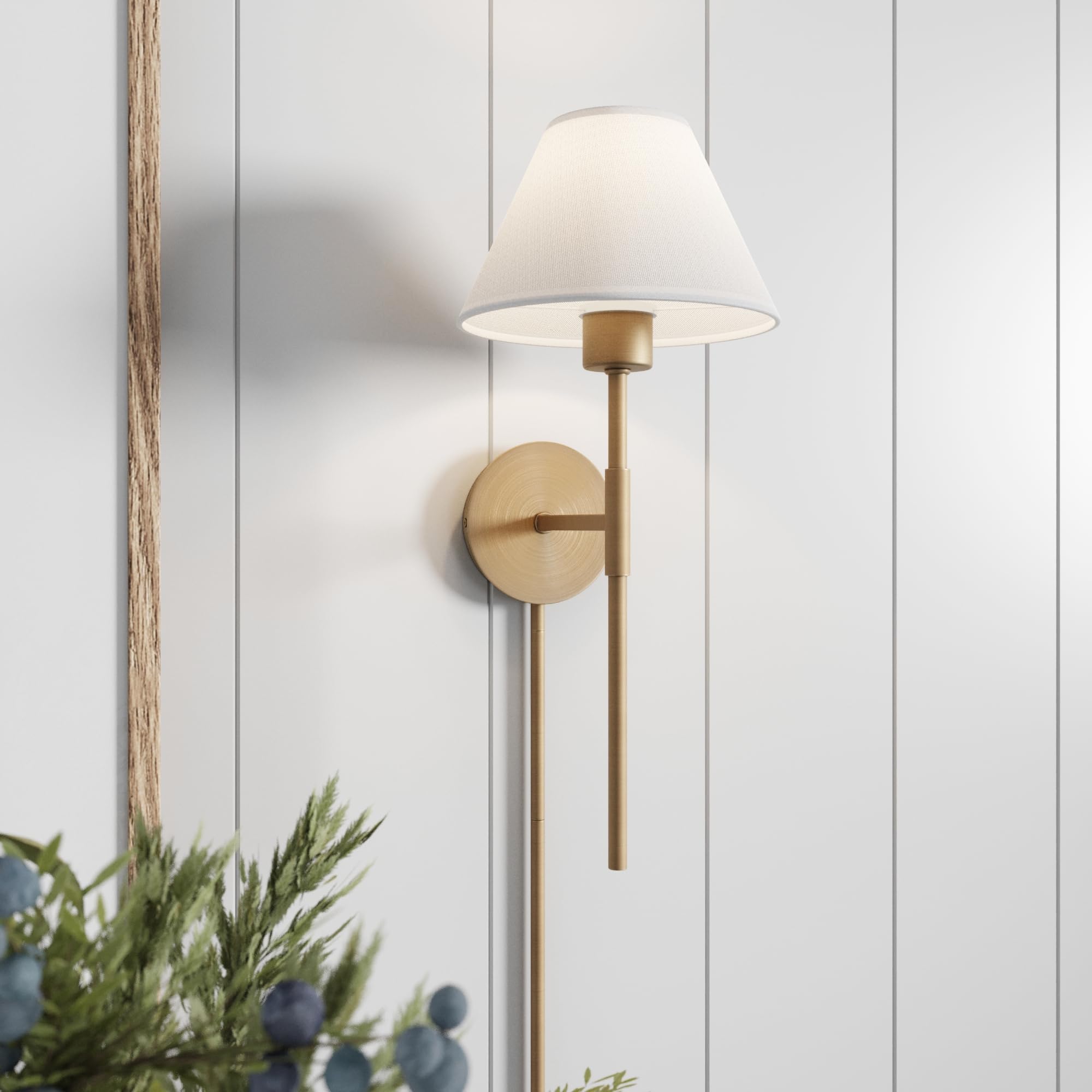 Nathan James Tamlin Wall Light Fixture, Wall Mounted 1-Light Lamp, Plugin Sconce with On/Off Switch for Living Room, Reading Nook or Bedroom, Vintage Brass/Matte Black